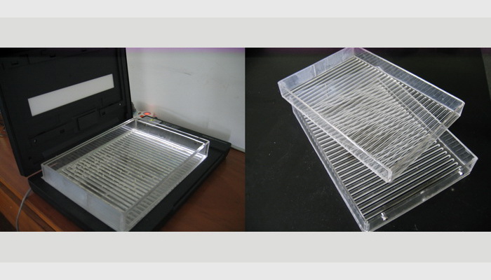 SC-E大米外觀(guān)品質(zhì)檢測(cè)儀，稻米品質(zhì)分析儀，米質(zhì)判定儀，大米外觀(guān)品質(zhì)分析儀。自動(dòng)檢測(cè)評(píng)價(jià)各類(lèi)大米（秈米、粳米、糯米、絲苗米，特種米、有機(jī)米、黑米等）。能自動(dòng)分析出大米的：粒形（直徑、長(zhǎng)度、寬度、長(zhǎng)寬比、面積）、整精米數(shù)量、整精米率、透明度、碾精、堊白率、堊白度、千粒重、碎米率、黃粒米、病斑或黃變率、霉變率、不完善率（未成熟粒、雜質(zhì)），以及糯米的陰米率等。與國(guó)標(biāo)GB/T1350稻谷、GB/T17891優(yōu)質(zhì)稻谷或GB1354大米、農(nóng)業(yè)部新標(biāo)大米NY/T2334-2013、大米粒型分類(lèi)判定LS/T6116-2016、糧食行業(yè)標(biāo)準(zhǔn) 大米LS/T 3247—2017相對(duì)應(yīng)，能檢測(cè)各項(xiàng)指標(biāo)的重量比和粒數(shù)比。廣泛適用于大米質(zhì)量監(jiān)管檢測(cè)的相關(guān)部門(mén)，提高工作效率。